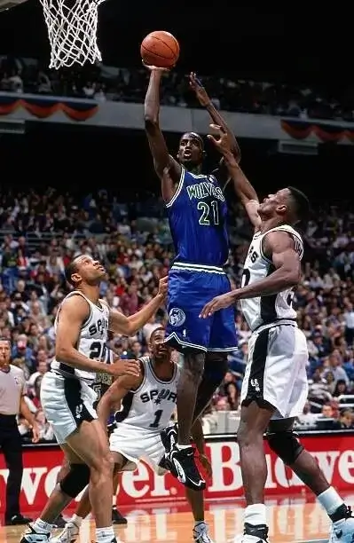 Joining the NBA: Kevin Garnett's Rookie Year with the Minnesota Timberwolves